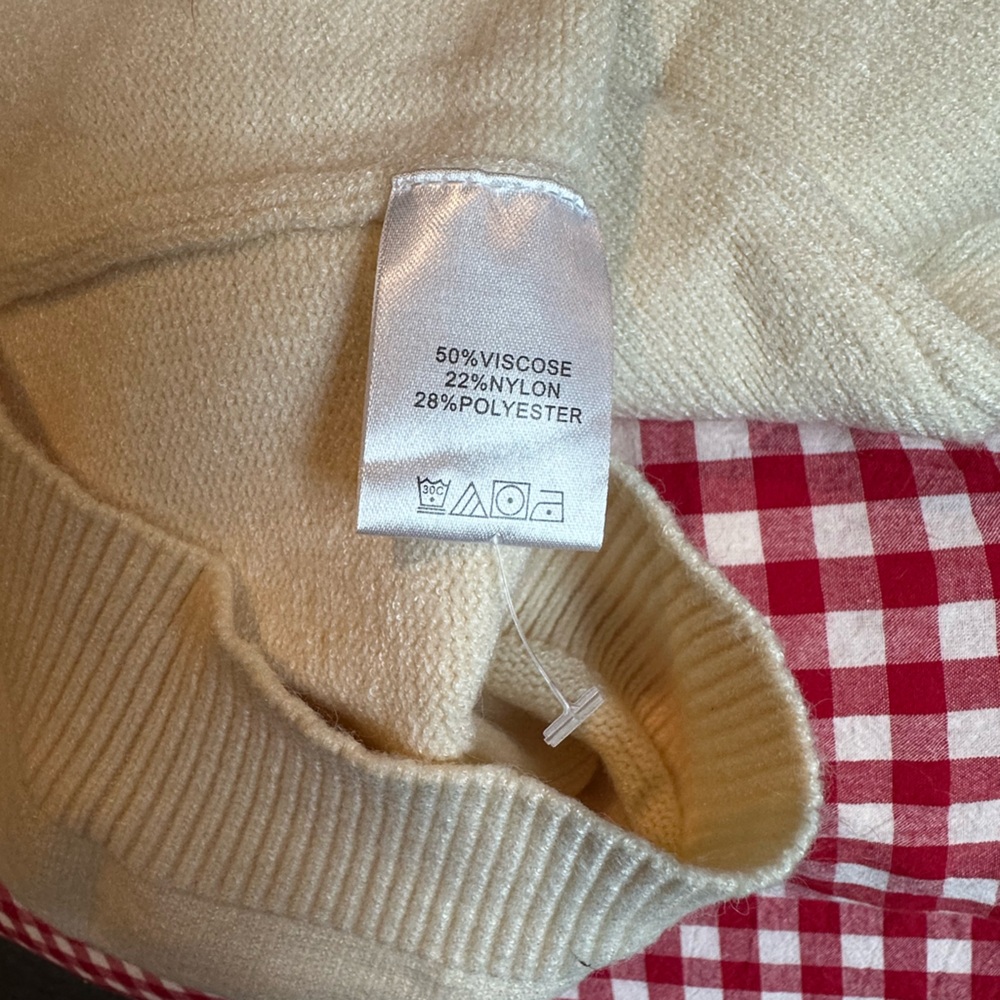NWOT Ruffled Cream Sweater with Tortoise Shell Buttons - Picture 4 of 5